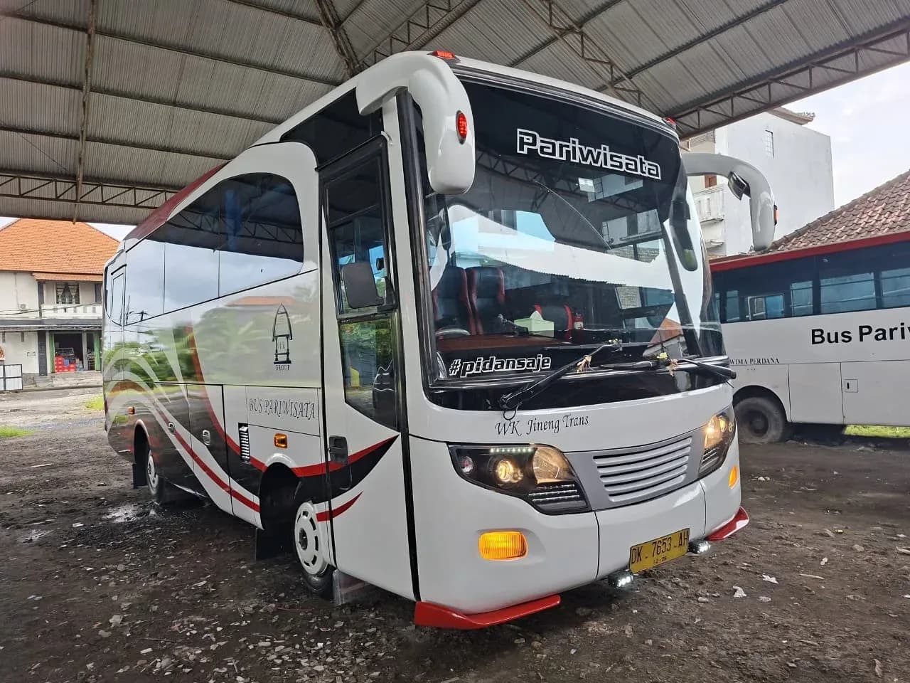 Bus Medium 28-30 Seat